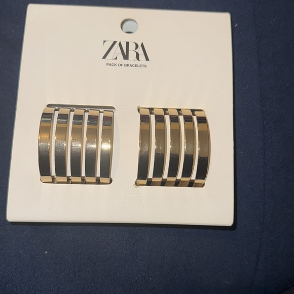 Zara Golden Pack of Two Metal Rigid Striped Armbands.New With Tags - Picture 7 of 8